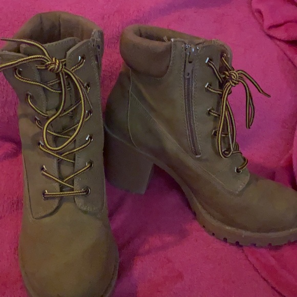 Heeled combat boot - Picture 1 of 1